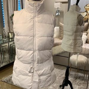 Gap slightly worn white vest